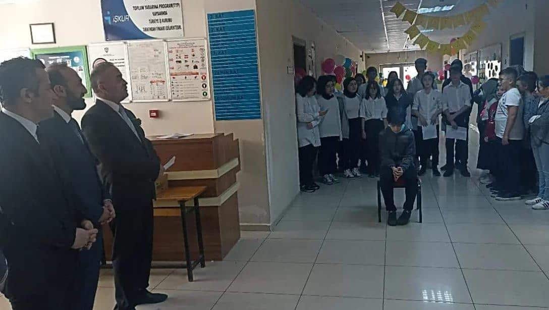 İlçe Milli Eğitim Müdürümüz Sayın Levent OK, Ulus Merkez İmam hatip Ortaokulu ve Şehit Mustafa Kemal Açıkgöz Anadolu İmam Hatip Lisesi öğrencilerinin düzenlemiş olduğu 